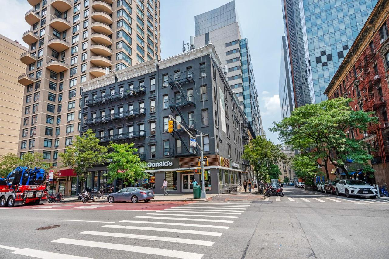 403-2e Newly Renovated Ues Apartment