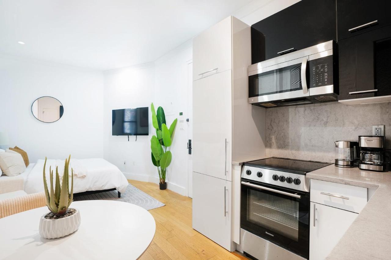 403-2e Newly Renovated Ues Apartment *